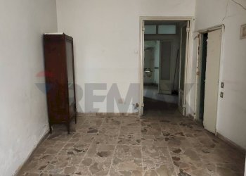 Hall / corridoio - Trilocale VIA D'ANTONA
 
27, Caltagirone - foto 19