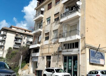 Edificio all\'aperto - Quadrilocale Via Ernesto Vassallo
 
18, Caltanissetta - foto 1