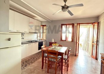 Sala da pranzo - Casa semi indipendente Scalo dei Saraceni
 
3, Manfredonia - foto 4