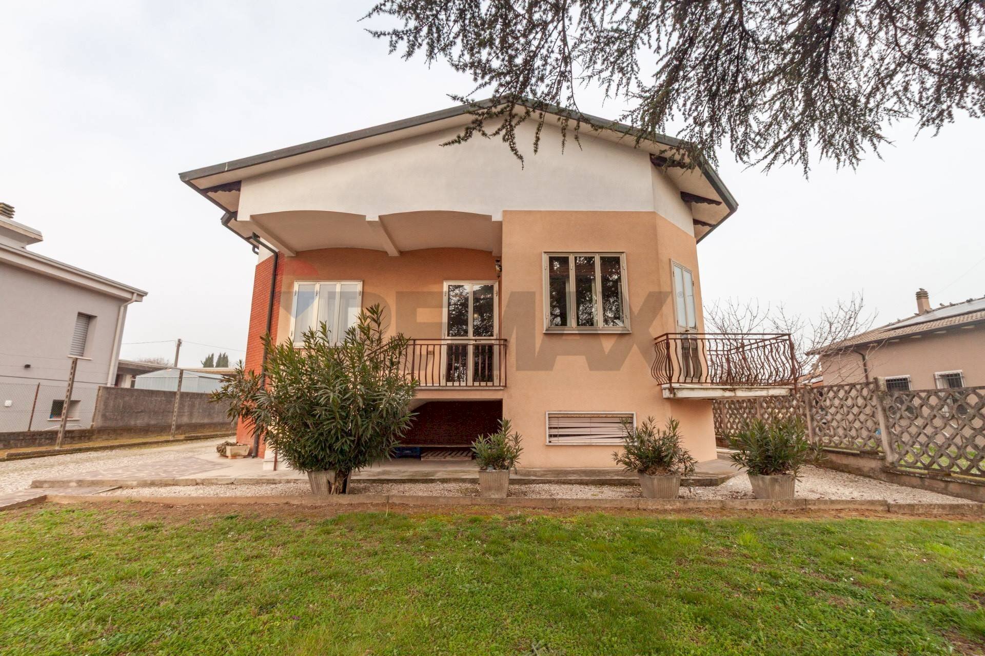 Casa all\'aperto - Villa Via Leonardi Accordi
 
35, Castellucchio - foto 2