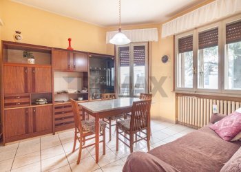 Sala da pranzo - Villa Via Leonardi Accordi
35, Castellucchio - photo 11