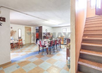 Sala da pranzo - Villa Via Leonardi Accordi
35, Castellucchio - photo 30