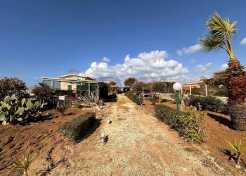 Giardino - Villa Contrada Guardiana
 
SnC, Portopalo di Capo Passero - photo 31