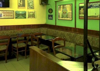 Sala da pranzo - Bar Tavola Calda - Fredda Via Ponte Botta
 
18, Sedrina - foto 9