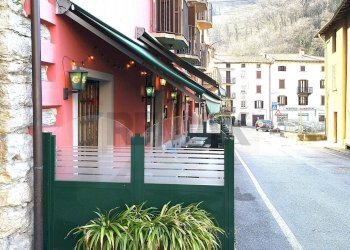 Edificio all\'aperto - Bar Tavola Calda - Fredda Via Ponte Botta
 
18, Sedrina - foto 15