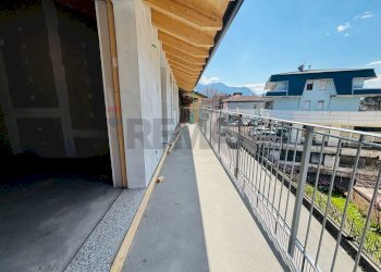 Balcone - Three-room apartment Via Roma, Darfo Boario Terme - photo 6