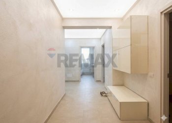 Hall / corridoio - Trilocale via caduti della resistenza
 
12, Artogne - foto 8