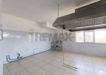 Stanza vuota - Stabile - Palazzo VIA PERRUNA
 
152, Tollo - foto 14