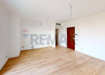 Stanza vuota - Trilocale VIA BARSANTI
 
43B, Cava Manara - foto 28