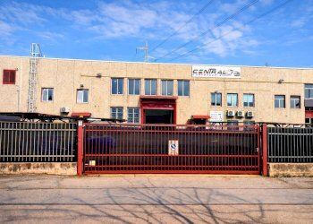 Foto 2 - Capannone via Ferdinando Santi
 
1/1, Nichelino - foto 2