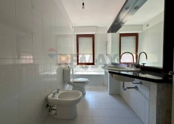 Bagno - Trilocale Via Crispatzu
 
6/B, Sassari - foto 12