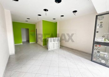 Stanza vuota - Attività Commerciale VIA NUOVA CALORE
 
22, Benevento - foto 3