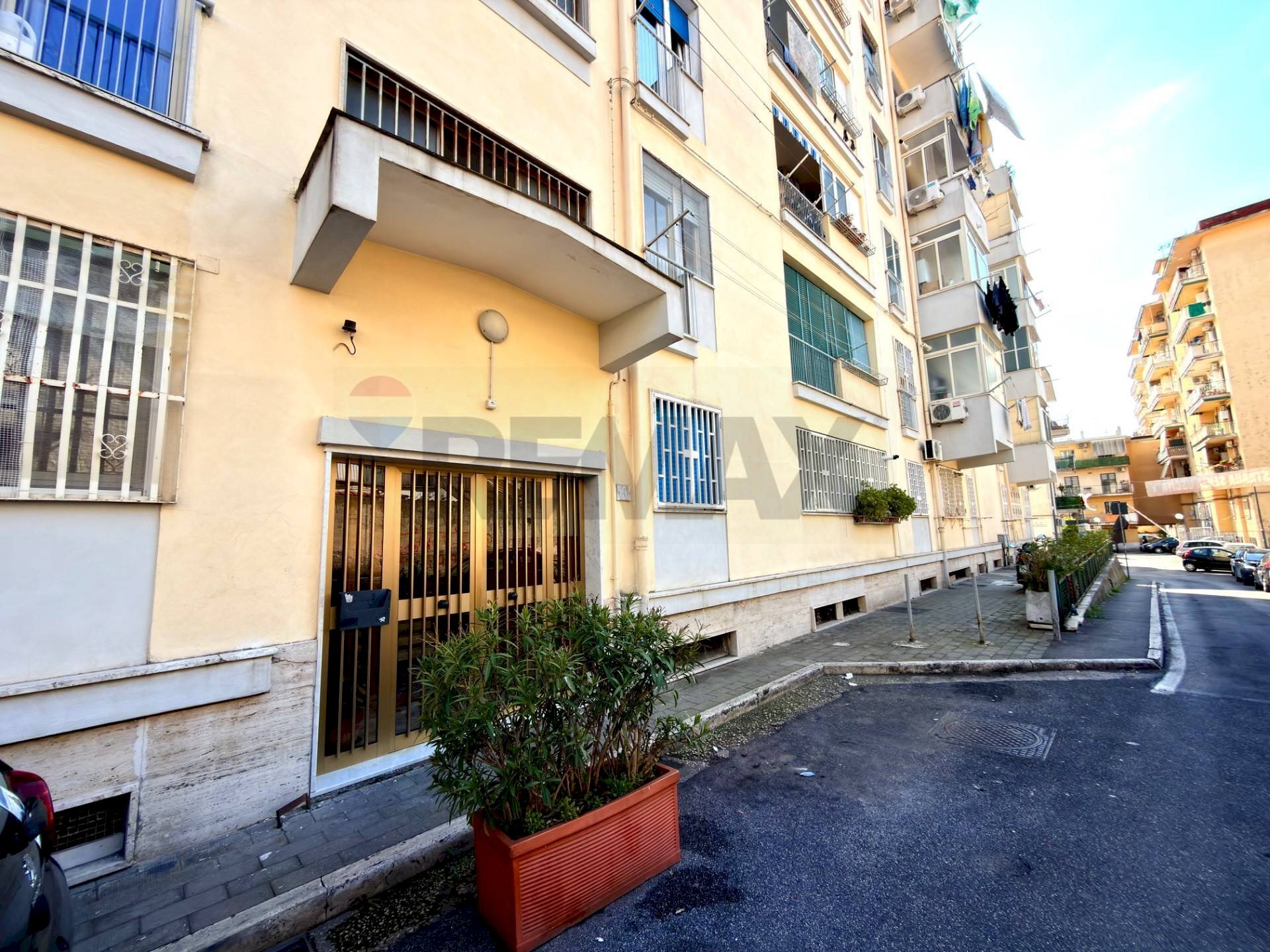 Edificio all\'aperto - Trilocale Via Gennaro Marciano
 
4, Napoli - foto 1