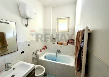 Bagno - Trilocale Via Gennaro Marciano
 
4, Napoli - foto 8