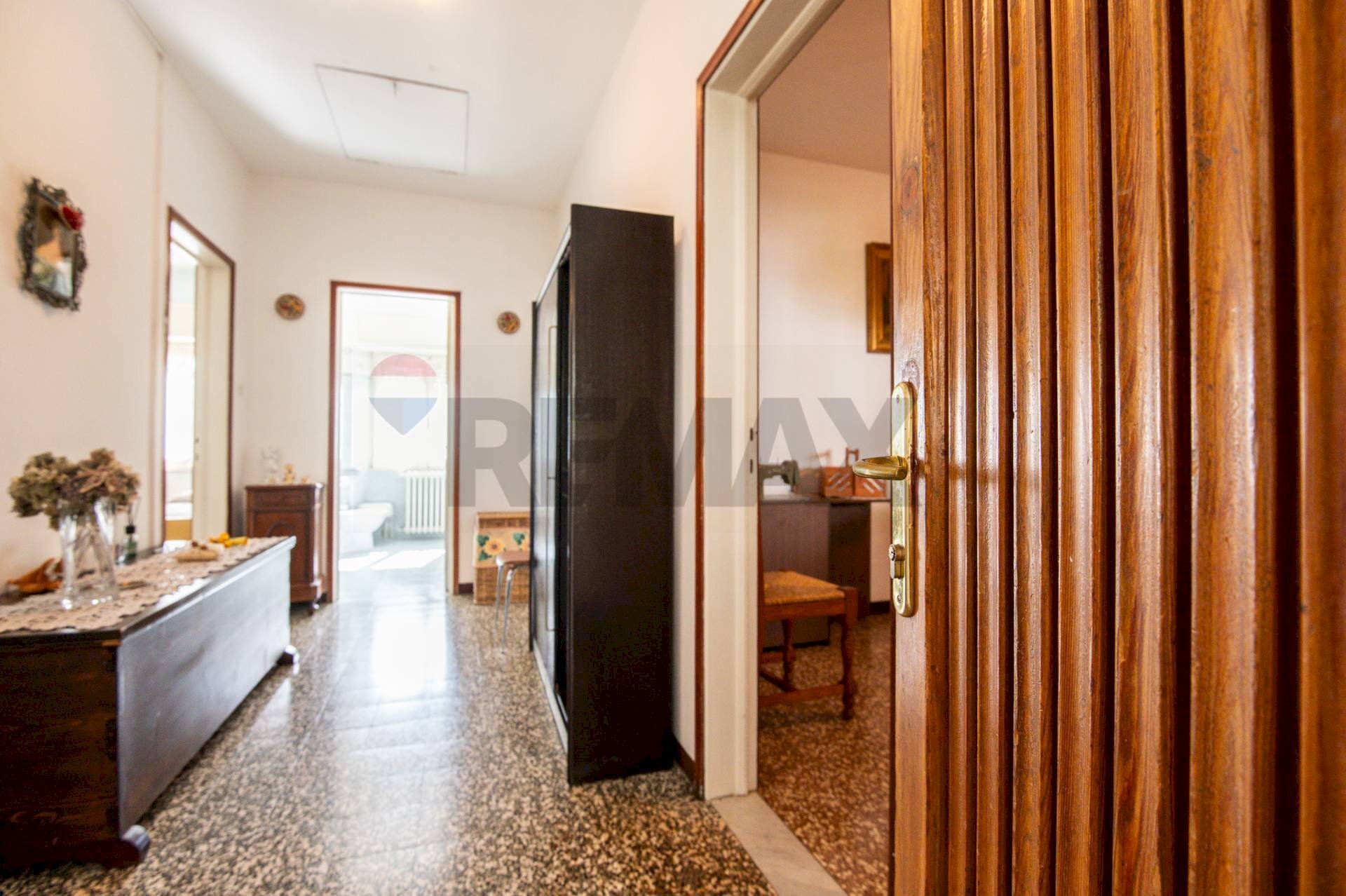 Hall / corridoio - Casa semi indipendente Strada della Villa
 
48, Tizzano Val Parma - foto 1