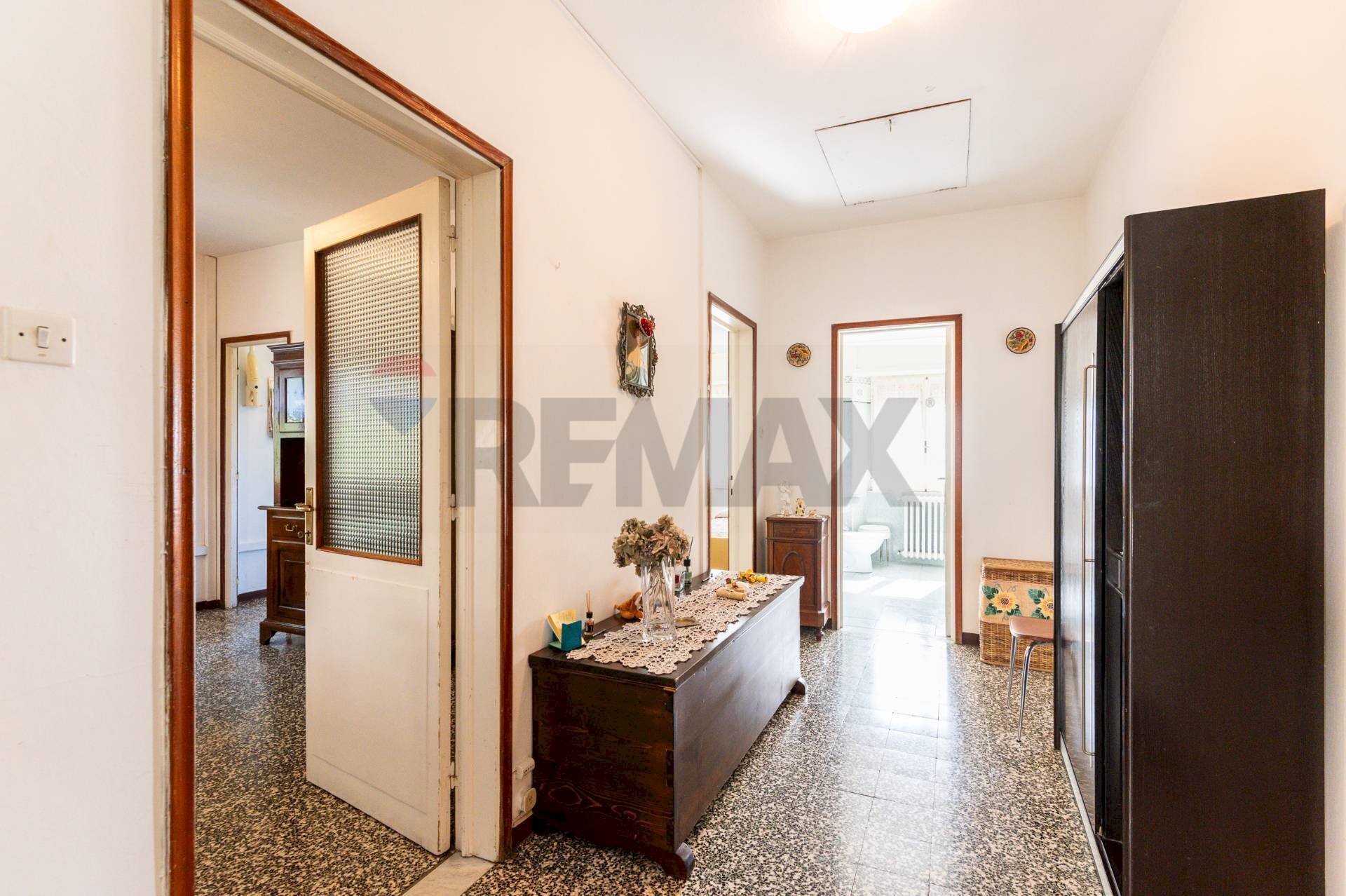 Hall / corridoio - Casa semi indipendente Strada della Villa
 
48, Tizzano Val Parma - foto 2