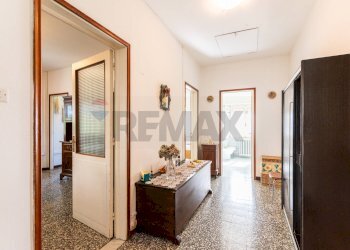 Hall / corridoio - Casa semi indipendente Strada della Villa
 
48, Tizzano Val Parma - foto 2