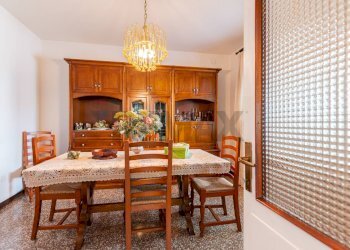 Sala da pranzo - Casa semi indipendente Strada della Villa
 
48, Tizzano Val Parma - foto 3