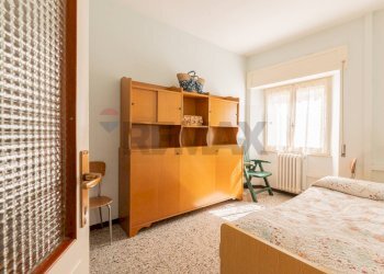 Camera / camera da letto - Casa semi indipendente Strada della Villa
 
48, Tizzano Val Parma - foto 13