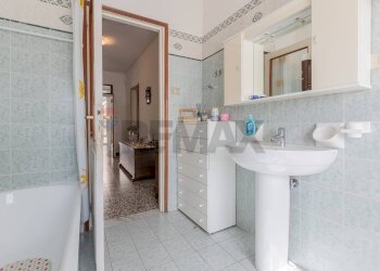 Bagno - Casa semi indipendente Strada della Villa
 
48, Tizzano Val Parma - foto 16