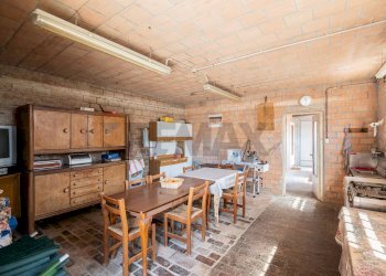 Sala da pranzo - Casa semi indipendente Strada della Villa
 
48, Tizzano Val Parma - foto 26
