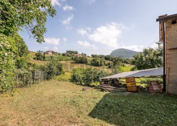 Giardino - Casa semi indipendente Strada della Villa
 
48, Tizzano Val Parma - foto 35
