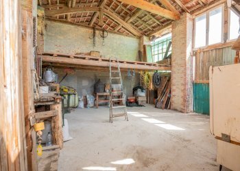 Dispensa di stoccaggio - Casa semi indipendente Strada della Villa
 
48, Tizzano Val Parma - foto 41