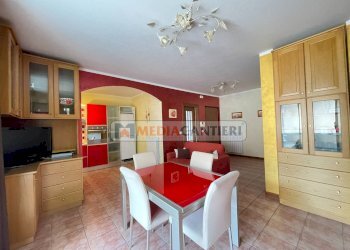 Foto 4 - Quadrilocale VIA PASQUALE CELOMMI
 
11/10, Pescara - foto 4