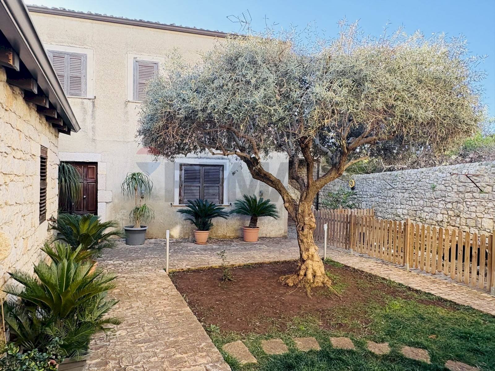 Giardino - Villa Via Caitina
 
42, Modica - foto 2