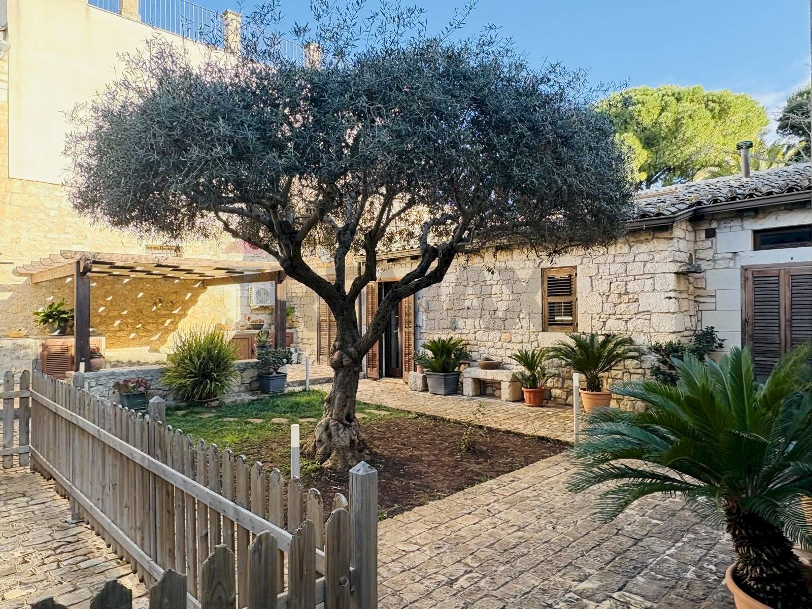 Edificio all\'aperto - Villa Via Caitina
 
42, Modica - foto 3