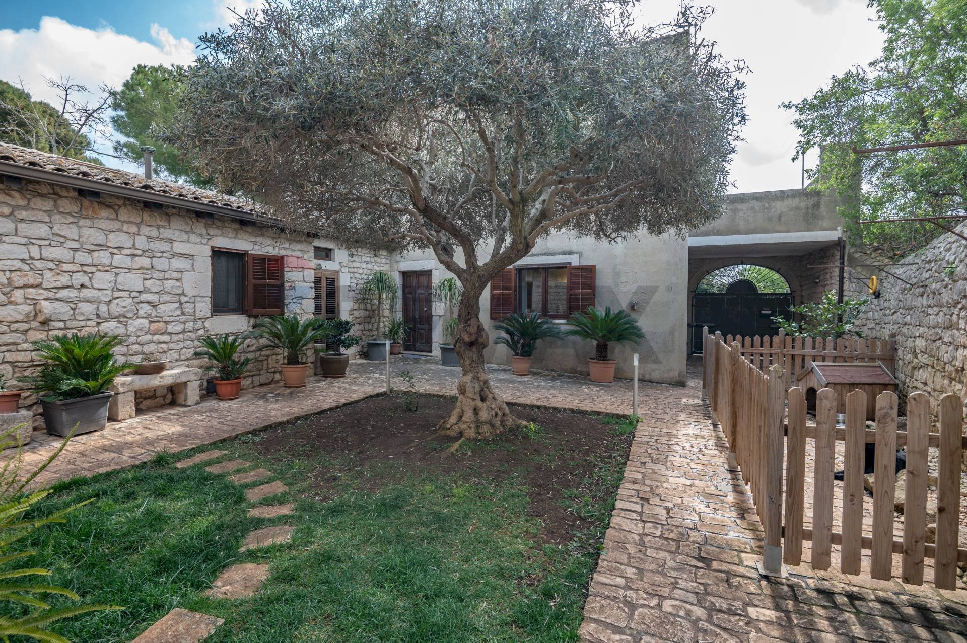 Giardino - Villa Via Caitina
 
42, Modica - foto 1