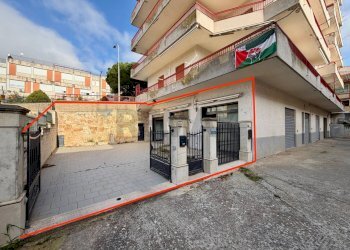 Edificio all\'aperto - Locale Commerciale Via Antonello Gagini
 
46, Ragusa - foto 4