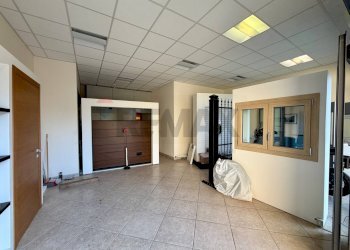 Ricezione / Lobby - Locale Commerciale Via Antonello Gagini
 
46, Ragusa - foto 5