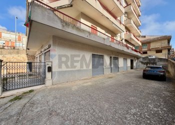 Edificio all\'aperto - Locale Commerciale Via Antonello Gagini
 
46, Ragusa - foto 15