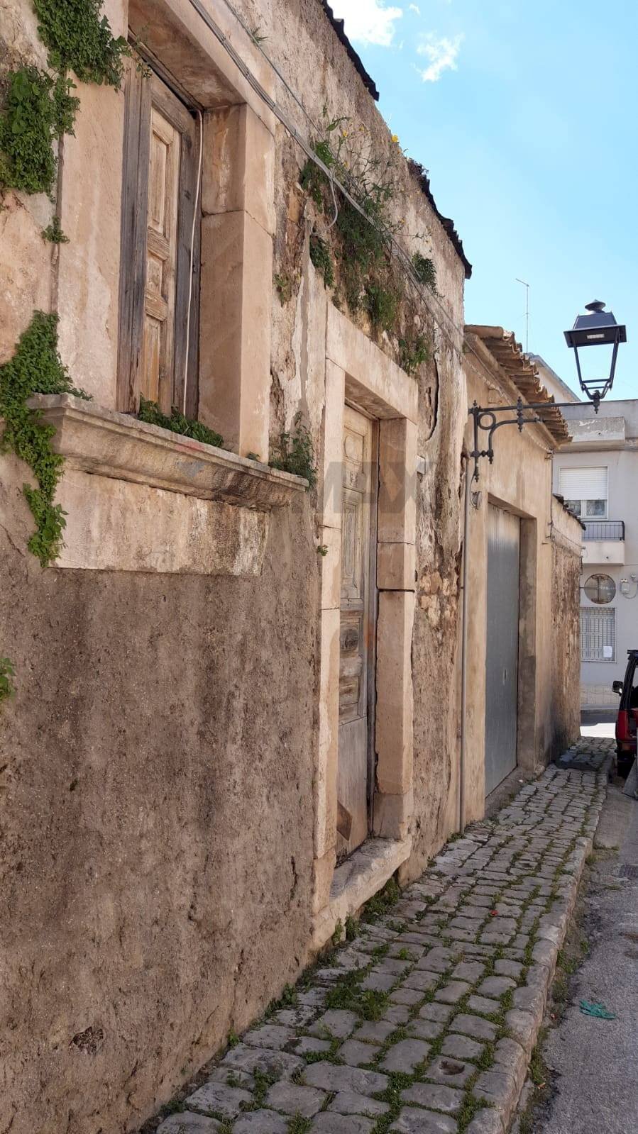 Edificio all\'aperto - Independent house via Bari
 
118, Vittoria - photo 2