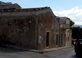 Edificio all\'aperto - Independent house via Bari
 
118, Vittoria - photo 1