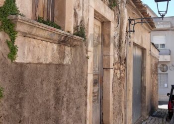 Edificio all\'aperto - Independent house via Bari
 
118, Vittoria - photo 2