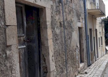 Edificio all\'aperto - Independent house via Bari
 
118, Vittoria - photo 4