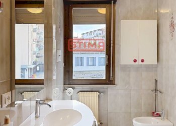 BAGNO FINESTRATO DUE CON VASCA - Apartment Treviso - photo 27