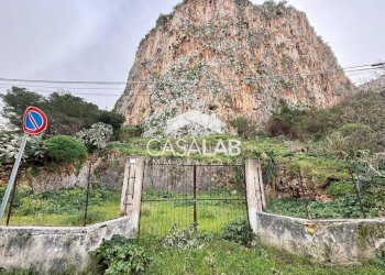 Foto 1 - Terreno agricolo via Calipso
 
snc, Carini - foto 1