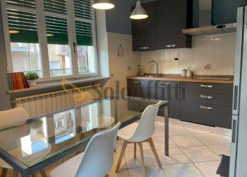 16.jpg - Four-room apartment Corso Quintino Sella, Torino (neighborhood Madonna del Pilone) - photo 3