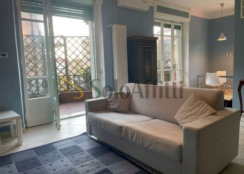 8.jpg - Four-room apartment Corso Quintino Sella, Torino (neighborhood Madonna del Pilone) - photo 9