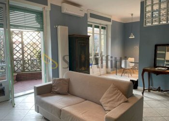 9.jpg - Four-room apartment Corso Quintino Sella, Torino (neighborhood Madonna del Pilone) - photo 10