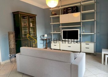 12.jpg - Four-room apartment Corso Quintino Sella, Torino (neighborhood Madonna del Pilone) - photo 11