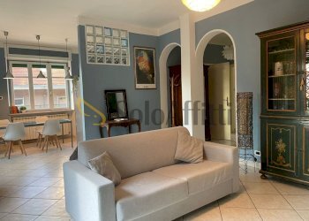 10.jpg - Four-room apartment Corso Quintino Sella, Torino (neighborhood Madonna del Pilone) - photo 13