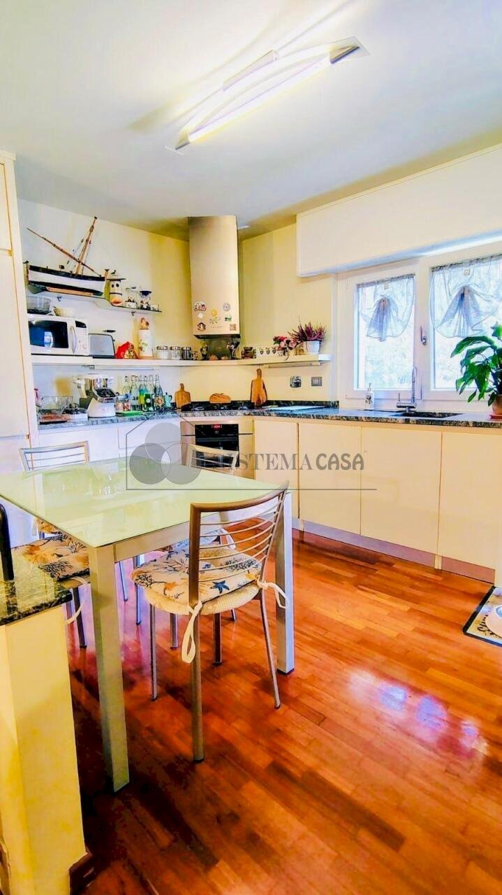 297027f2-7342-4f3b-9d3b-fbb408749d18.jpg - Quadrilocale Piazzale Europa 37, Recco - foto 3