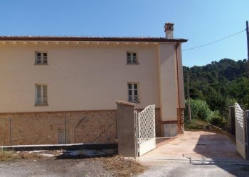 WhatsApp Image 2026-02-04 at 08.51.55.jpeg - Semi-detached house Camaiore - photo 2