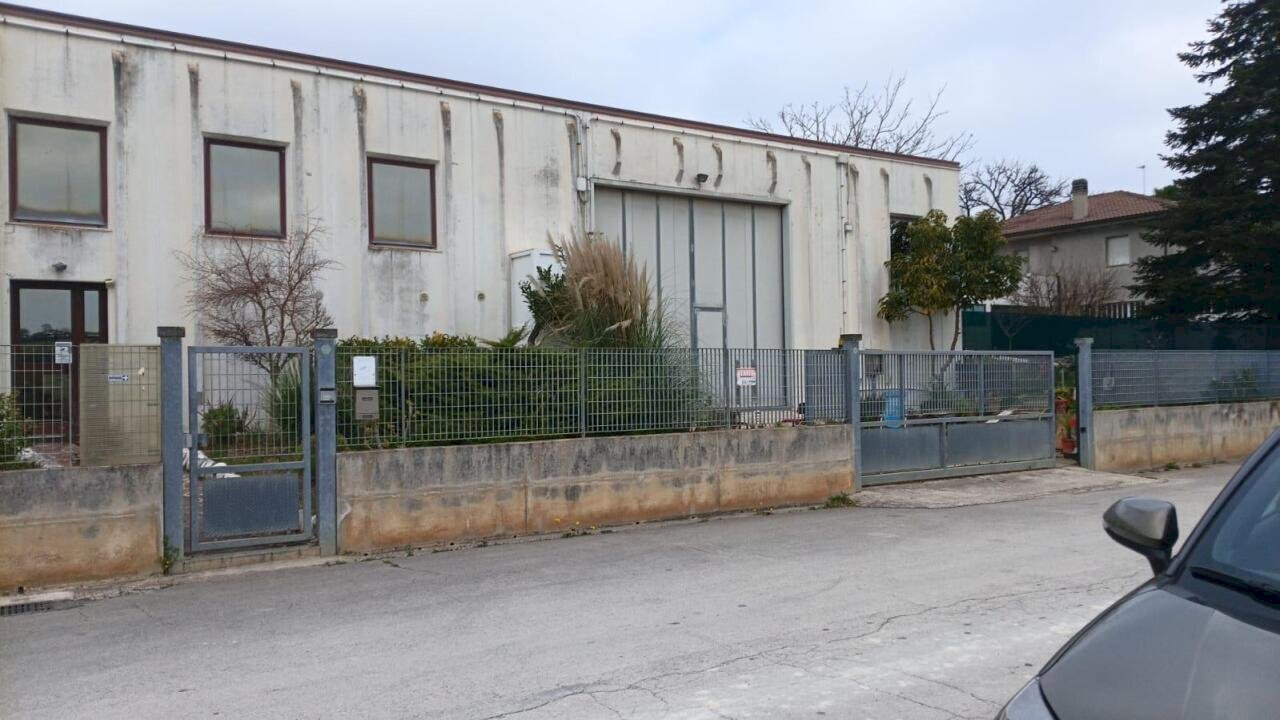 co2.jpg - Commercial Premises Sirolo - photo 2