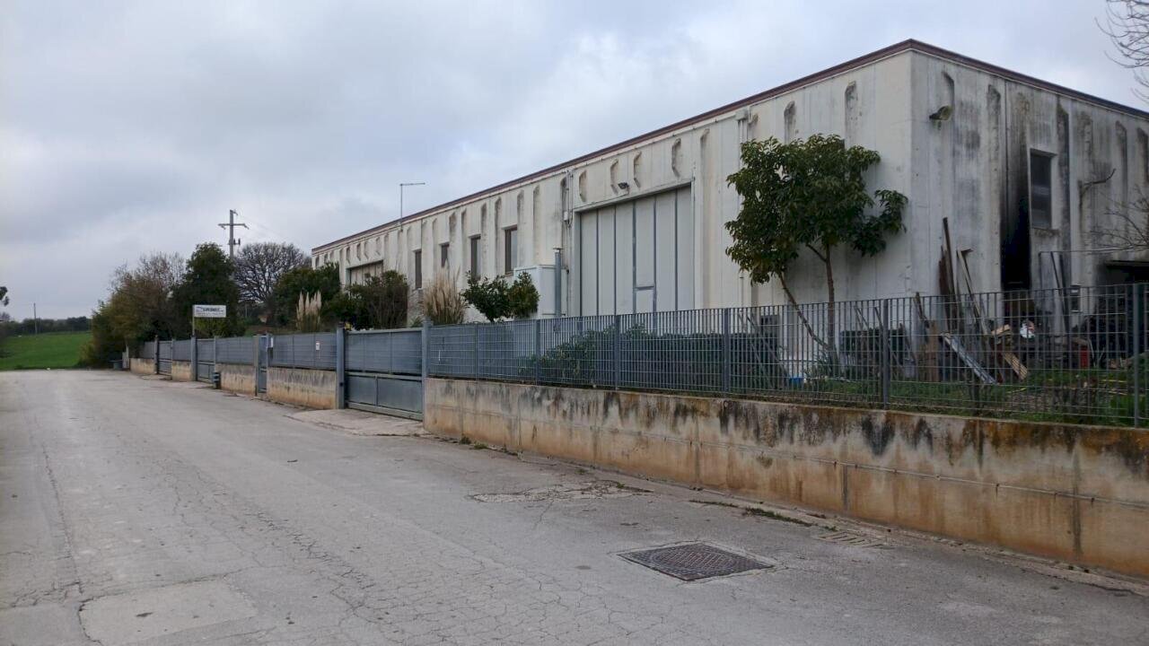 co3.jpg - Commercial Premises Sirolo - photo 3