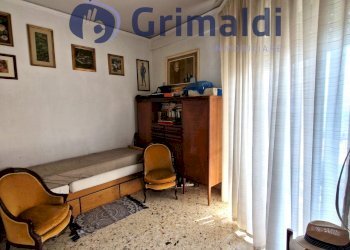 68.jpg - Apartment Via Filippo Palizzi 119, Napoli (neighborhood Vomero) - photo 13